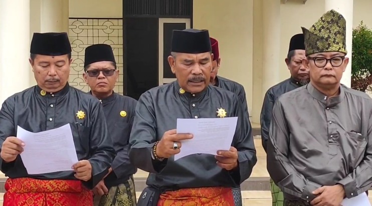 Meluruskan Tafsir Pasal 236 UU 17/2014: LAM, Hibah APBD, dan Kesalahan Logika Rangkap Jabatan